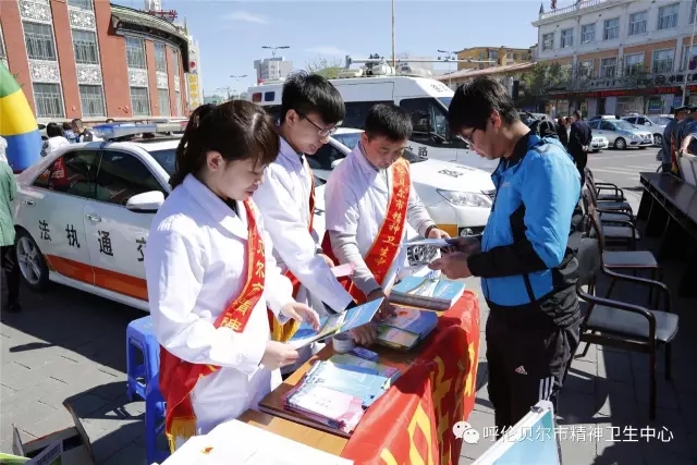 “推进残疾预防 健康成就小康”我院在全国助残日开展义诊宣传活动3.webp.jpg